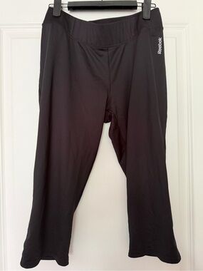 Reebok Black Capri Athletic Leggings with Logo